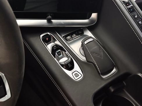 Used 2021 Chevrolet Corvette Stingray Premium Conv w/ Z51 Performance Package RWD image 15