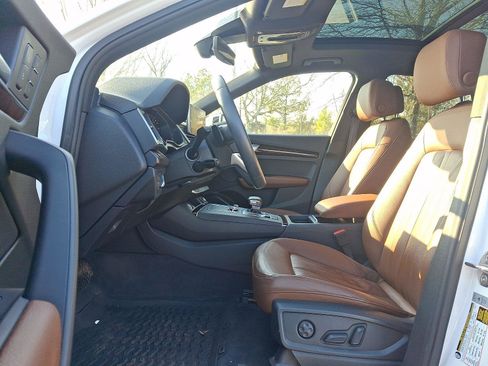 Used 2018 Audi Q5 2.0T Premium Plus w/ Premium Plus Package image 13