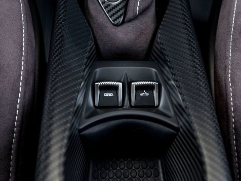 Used 2022 McLaren 765LT RWD image 27