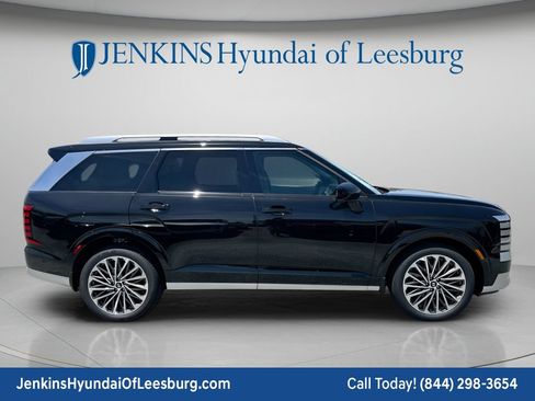 New 2026 Hyundai Palisade Calligraphy FWD image 2