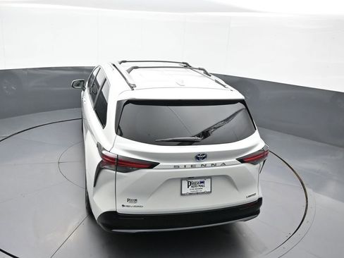 Certified 2025 Toyota Sienna Limited image 41