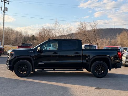 Used 2024 GMC Sierra 1500 Elevation w/ Elevation Premium Package image 8