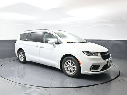 Used 2022 Chrysler Pacifica Touring-L