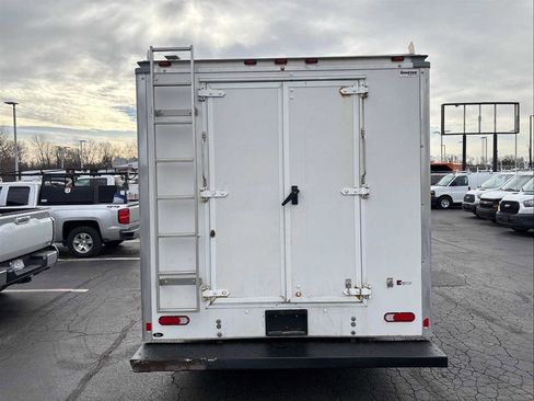 Used 2017 GMC Savana 3500 image 6