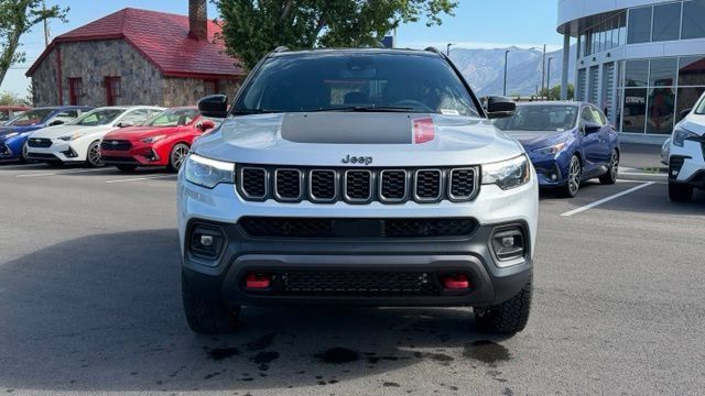Used 2024 Jeep Compass Trailhawk w/ Trailhawk Elite Group AWD/4WD image 8
