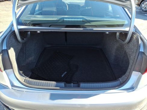 Used 2024 Volkswagen Jetta Sport image 7