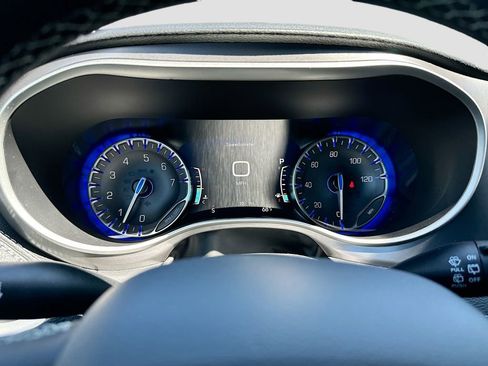 New 2026 Chrysler Pacifica Select image 12