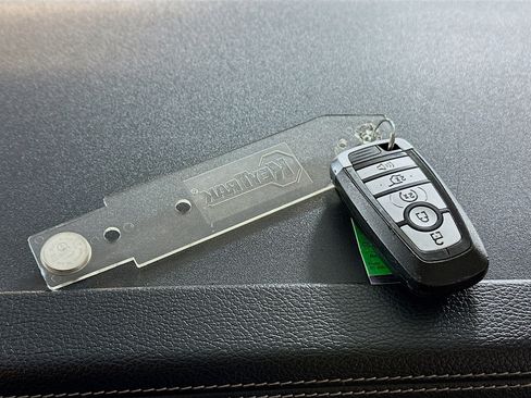 Used 2024 Ford Expedition Max XLT image 33