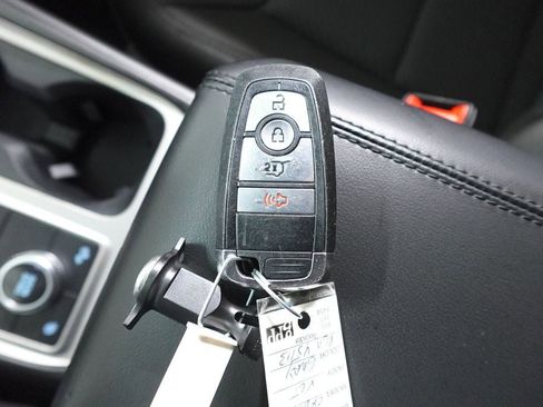 Certified 2024 Ford Explorer XLT image 32