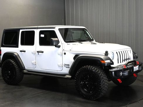 Used 2019 Jeep Wrangler Unlimited Sport S AWD/4WD image 3