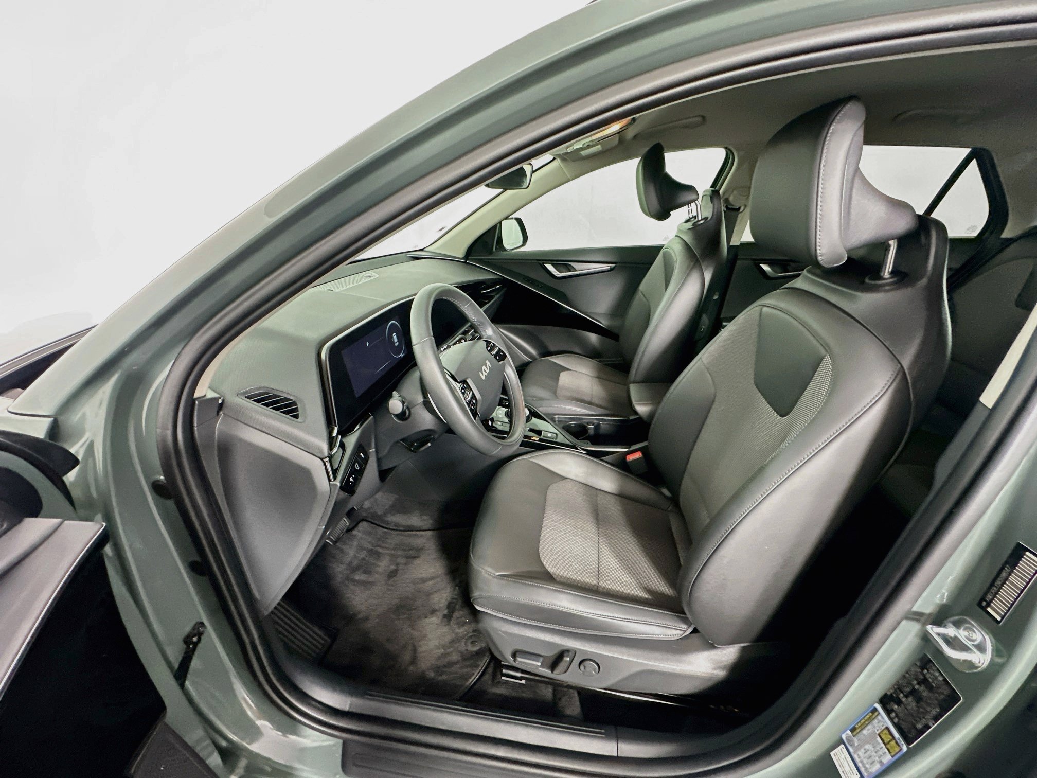 Used 2024 Kia Niro Wind FWD image 13
