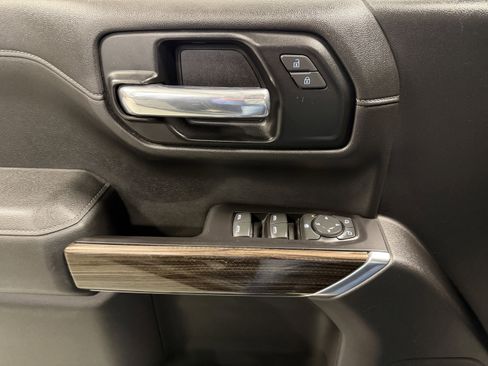 Used 2019 Chevrolet Silverado 1500 RST image 16