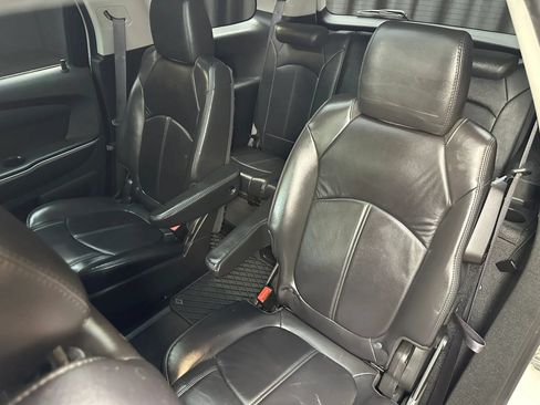 Used 2012 GMC Acadia SLT AWD/4WD image 26