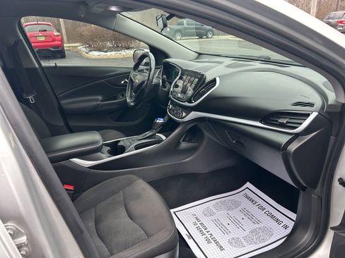 Used 2018 Chevrolet Volt LT w/ Comfort Package image 37