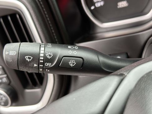 Used 2019 Chevrolet Silverado 1500 High Country image 16