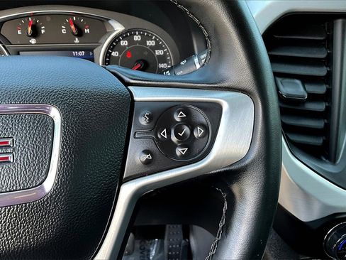 Certified 2023 GMC Acadia SLT image 12