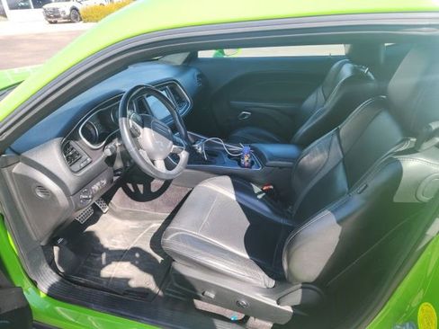Used 2017 Dodge Challenger GT image 6