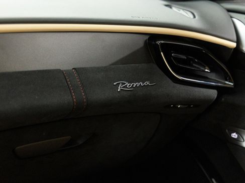 Used 2022 Ferrari Roma image 25