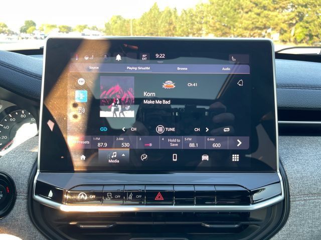 Used 2023 Jeep Compass Latitude w/ Sun and Sound Group AWD/4WD image 26