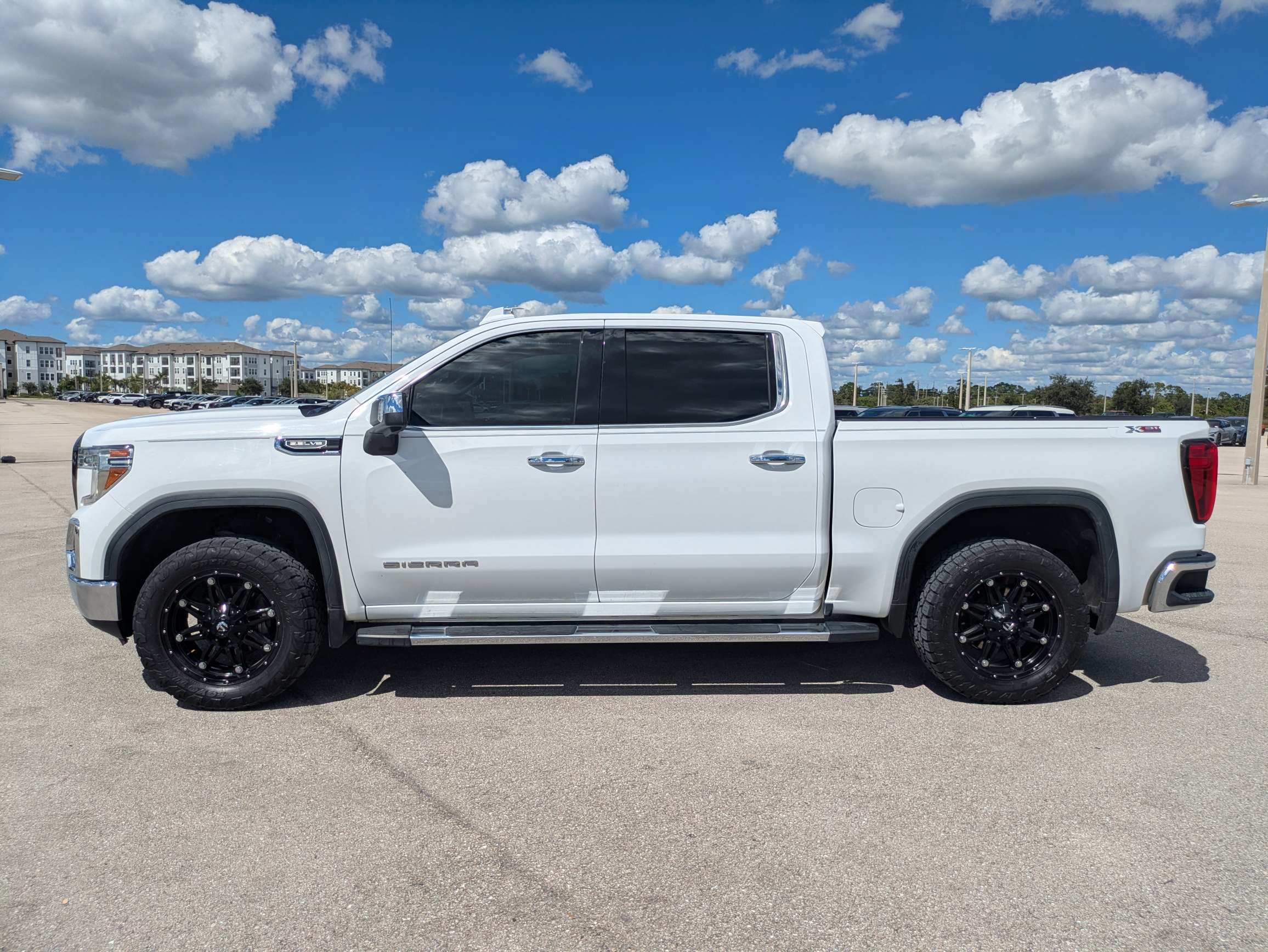 Used 2019 GMC Sierra 1500 SLT w/ SLT Premium Package AWD/4WD image 8