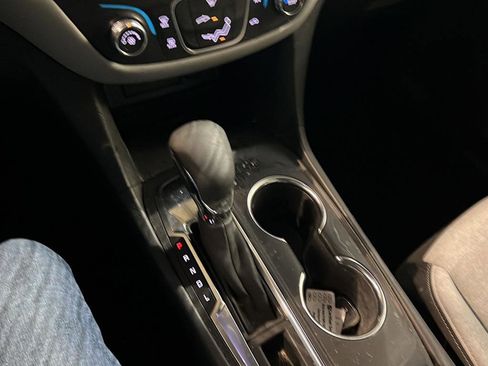 Used 2024 Chevrolet Equinox LS w/ LS Convenience Package image 24