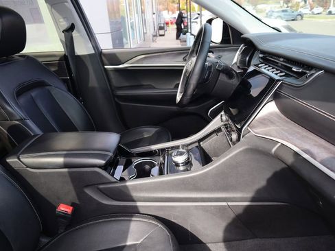 Used 2022 Jeep Grand Cherokee L Limited image 34