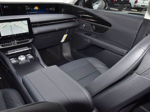 New 2026 Lincoln Nautilus Reserve AWD/4WD image 24