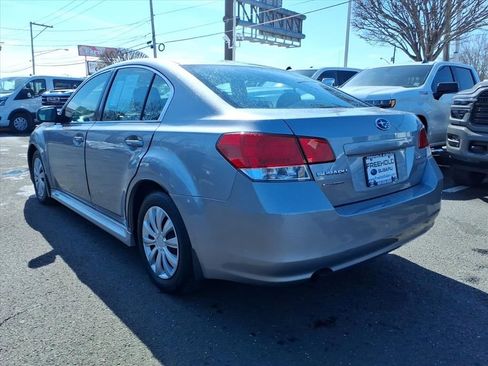 Used 2010 Subaru Legacy 2.5i image 18