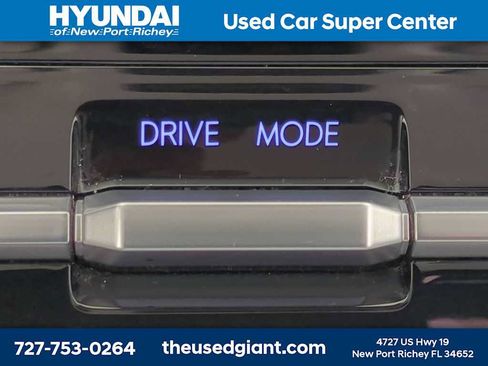 Used 2024 Hyundai Santa Fe SE FWD image 25