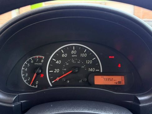 Used 2014 Nissan Versa S FWD image 7