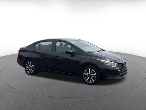 Used 2025 Nissan Versa SV FWD image 2