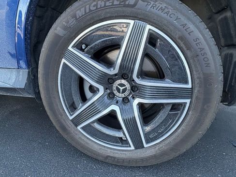 Used 2025 Mercedes-Benz GLC 300 4MATIC image 9