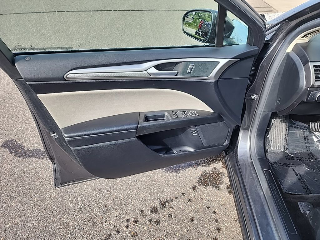 Used 2018 Ford Fusion S FWD image 7