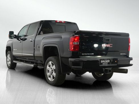 Used 2018 GMC Sierra 2500 Denali image 3