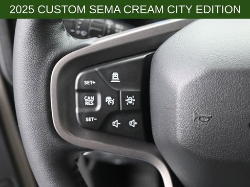 New 2025 Ford Bronco Badlands image 16