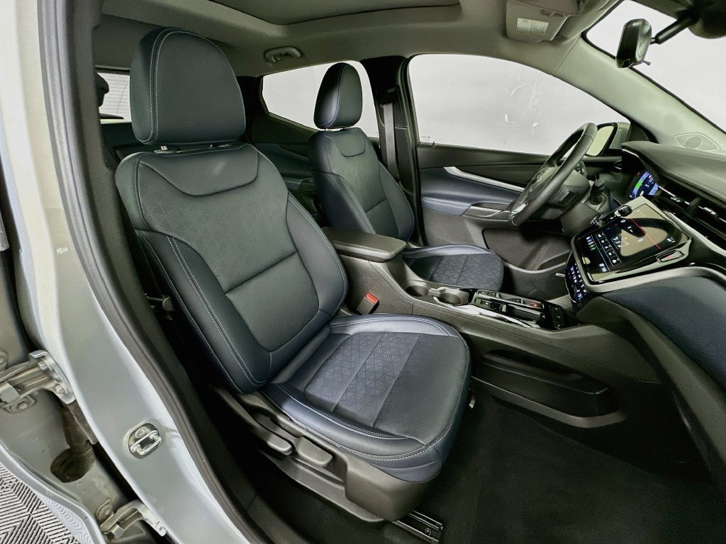 Used 2023 Chevrolet Bolt EUV Premier w/ Sun & Sound Package FWD image 27