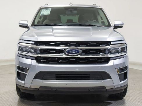 Used 2024 Ford Expedition Limited AWD/4WD image 2