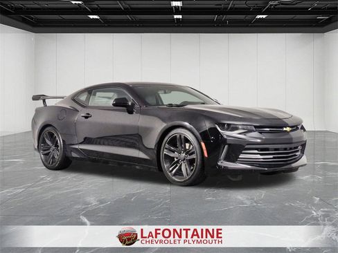 Used 2018 Chevrolet Camaro LT image 2