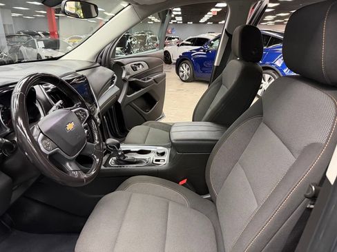Used 2021 Chevrolet Traverse LT FWD image 33