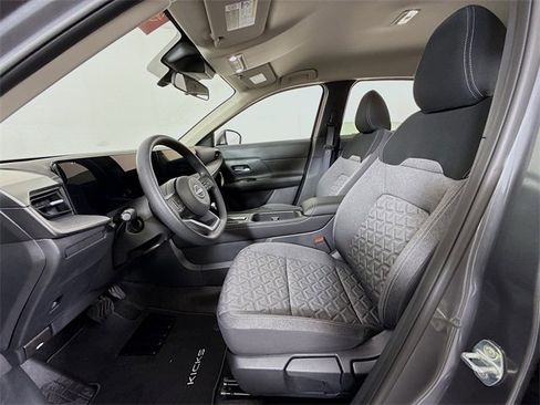 Certified 2025 Nissan Kicks SV image 6