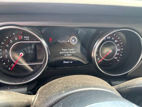 Used 2022 Jeep Gladiator Rubicon w/ LED Lighting Group AWD/4WD image 8