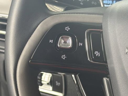 Used 2026 Lincoln Corsair Premiere FWD image 9