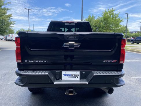 Used 2025 Chevrolet Silverado 2500 ZR2 w/ Technology Package AWD/4WD image 8
