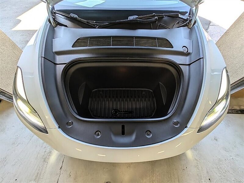 Used 2023 Tesla Model Y Long Range AWD/4WD image 17