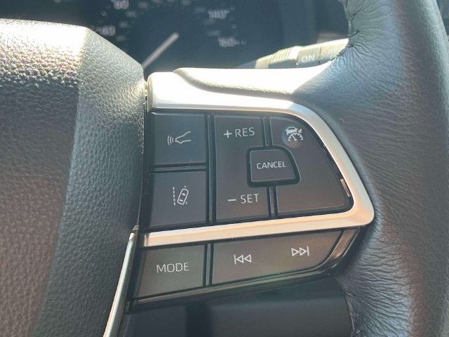 Certified 2025 Toyota Sienna XLE FWD image 26