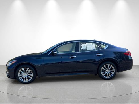 Used 2019 INFINITI Q70 Luxe w/ Proactive Package AWD/4WD image 2