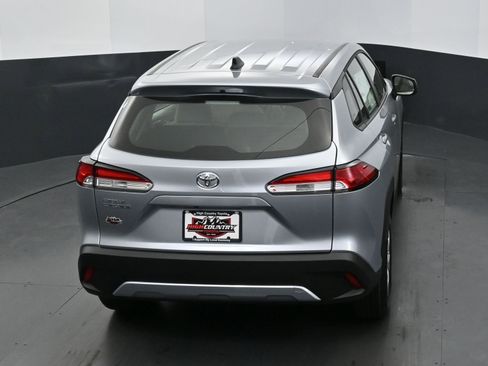 Used 2025 Toyota Corolla Cross L image 32