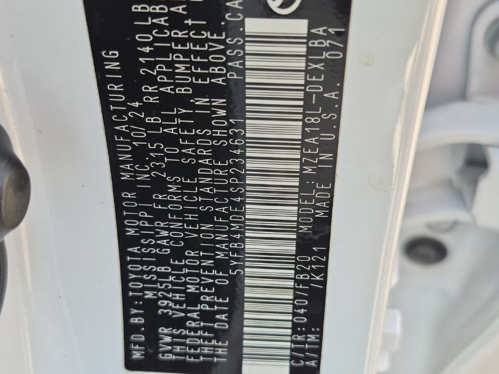 Used 2025 Toyota Corolla LE FWD image 28