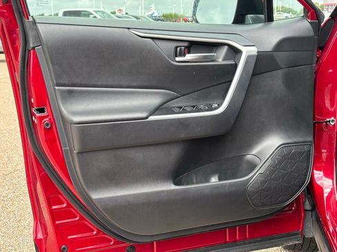 Used 2025 Toyota RAV4 XLE AWD/4WD image 26