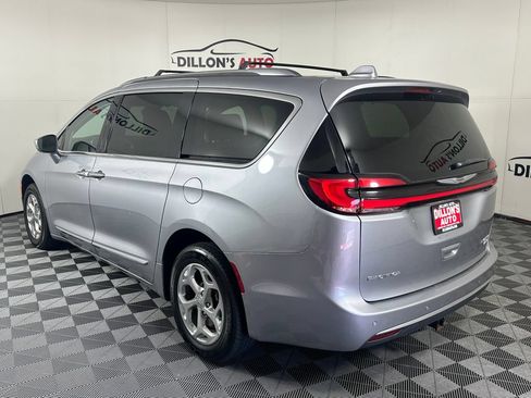 Used 2021 Chrysler Pacifica Limited AWD/4WD image 4